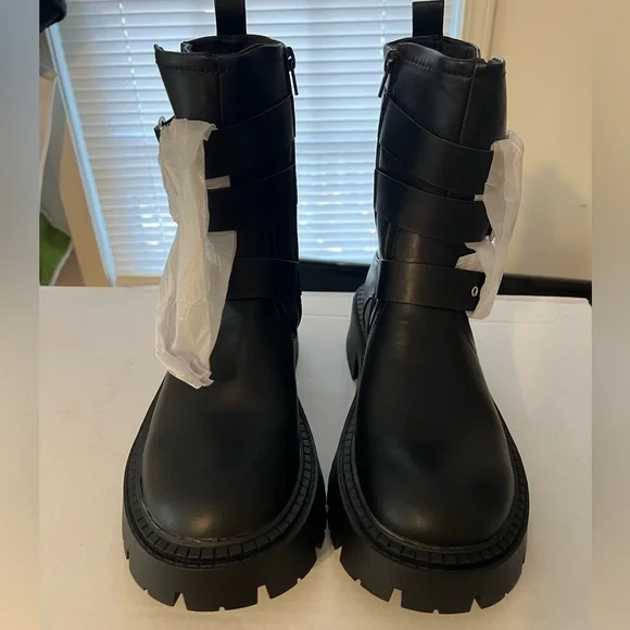 Topshop Black Moto Boots with Buckles - Picture 6 of 6